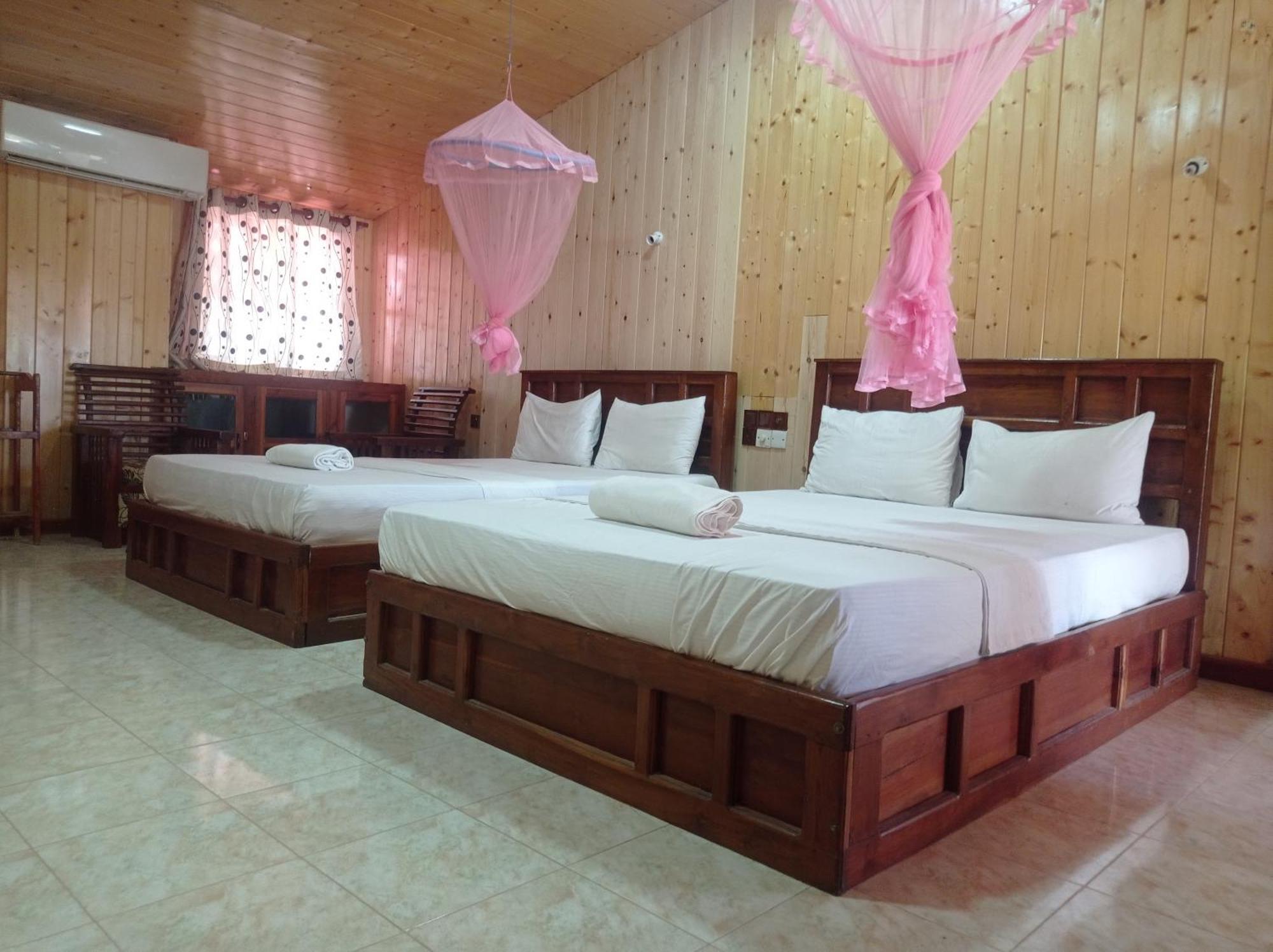 Silver Beach Hotel Тринкомале Екстериор снимка