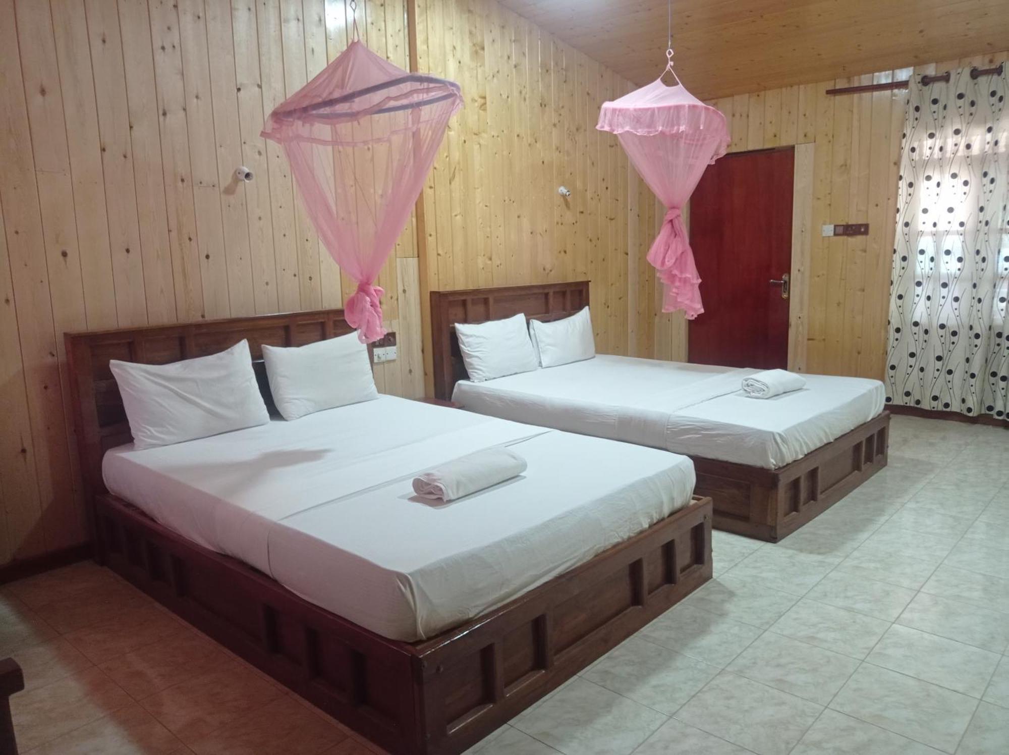Silver Beach Hotel Тринкомале Екстериор снимка