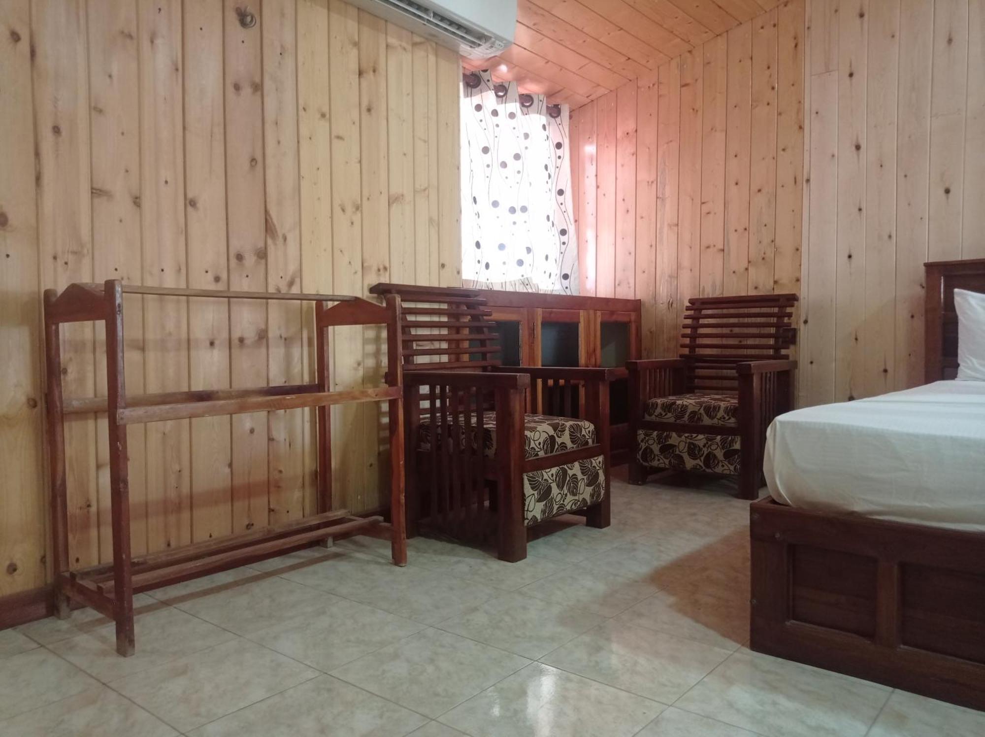 Silver Beach Hotel Тринкомале Екстериор снимка