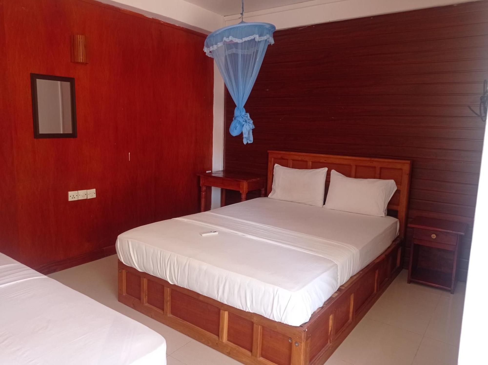 Silver Beach Hotel Тринкомале Екстериор снимка