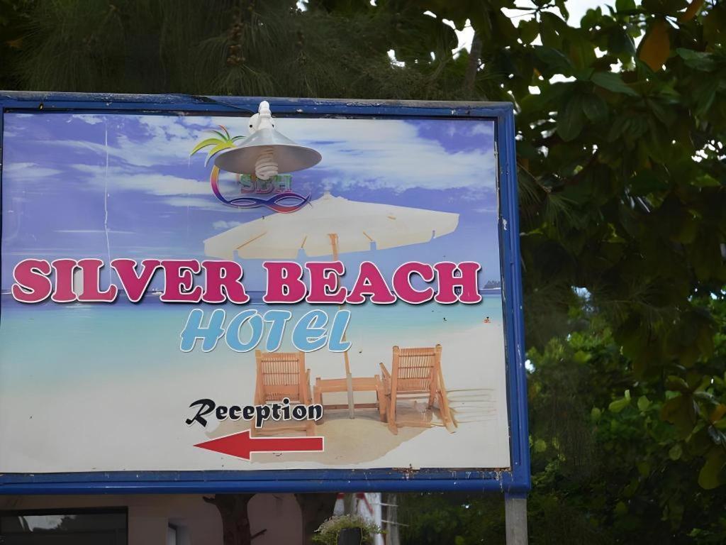 Silver Beach Hotel Тринкомале Екстериор снимка