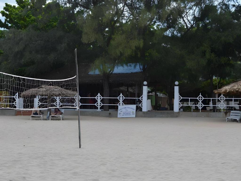 Silver Beach Hotel Тринкомале Екстериор снимка